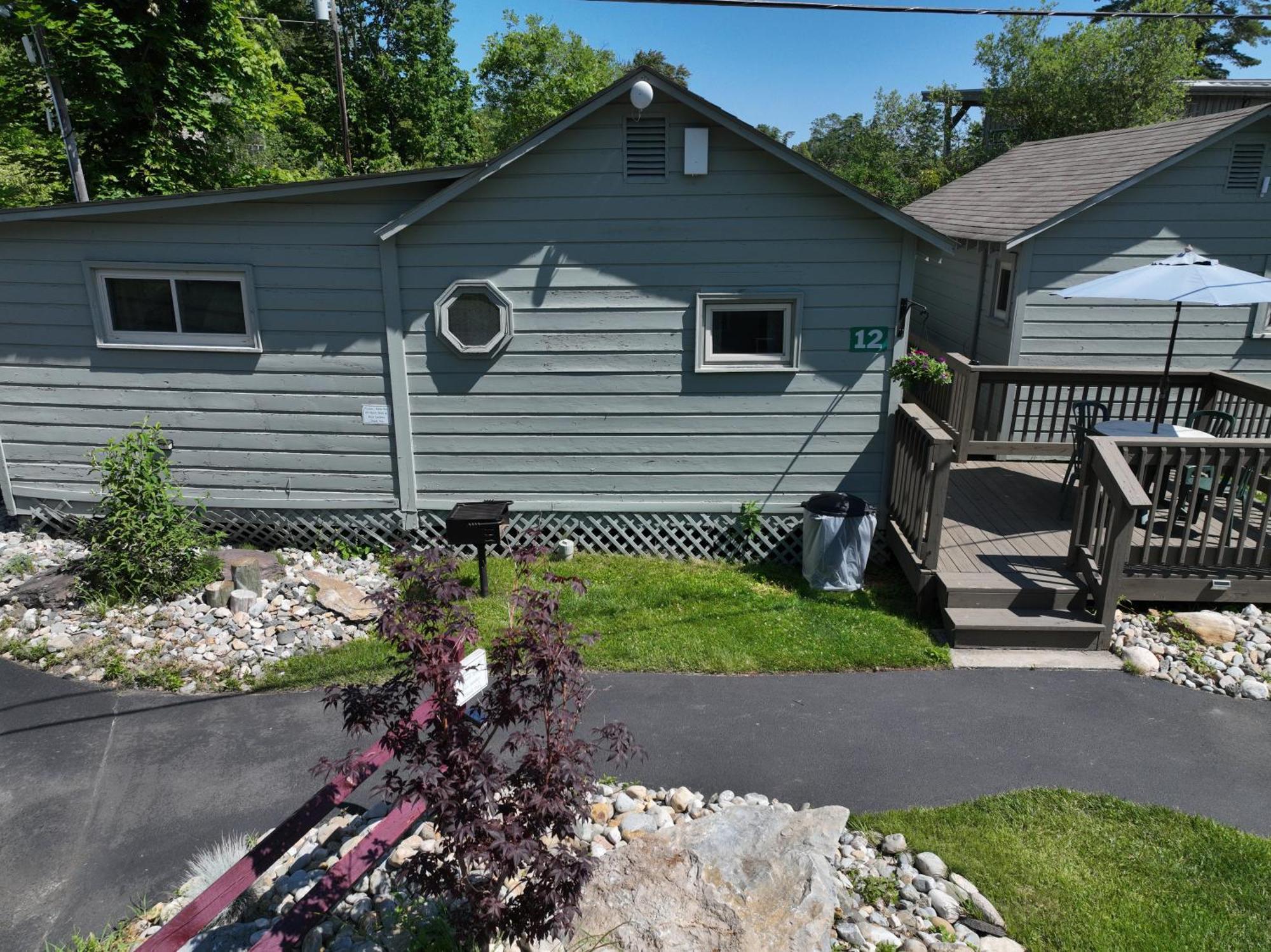 Lake George Diamond Cove Cottages, Cabins, & Hotel Exterior photo
