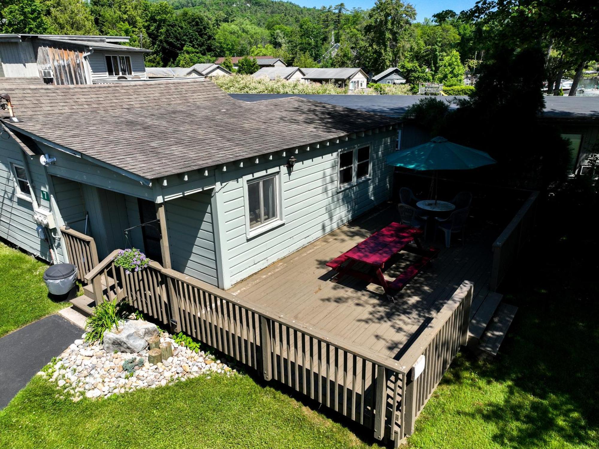 Lake George Diamond Cove Cottages, Cabins, & Hotel Exterior photo