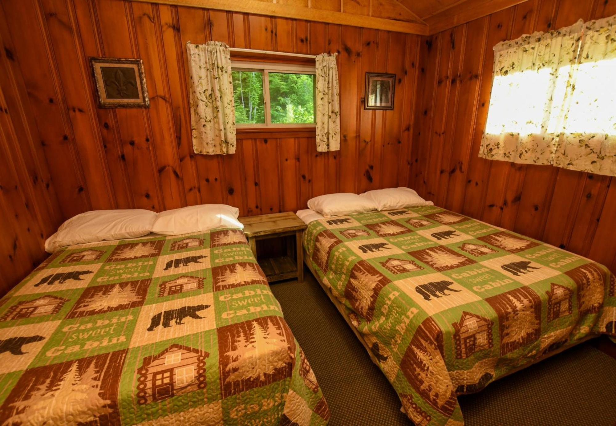 Lake George Diamond Cove Cottages, Cabins, & Hotel Exterior photo