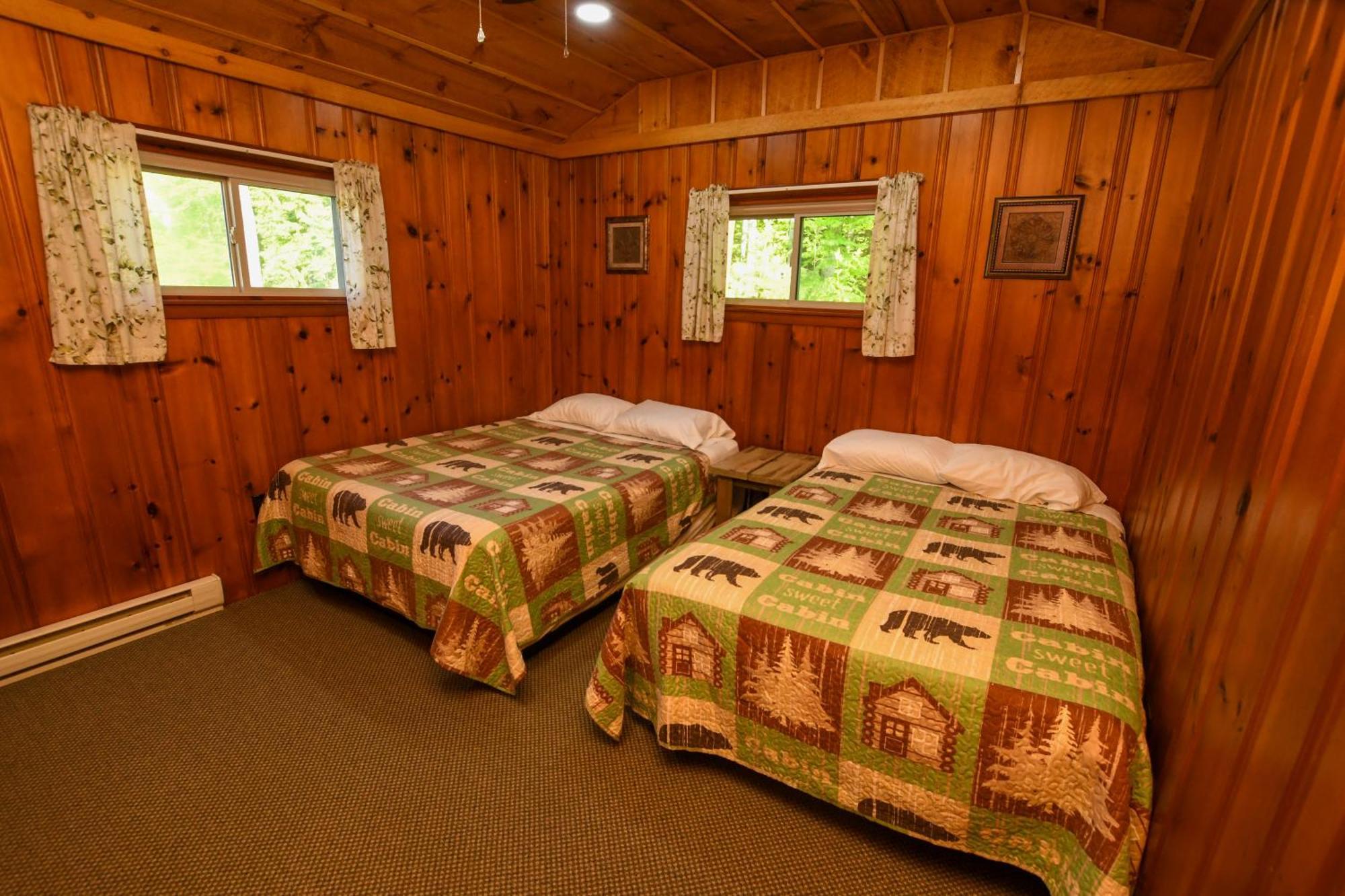 Lake George Diamond Cove Cottages, Cabins, & Hotel Exterior photo