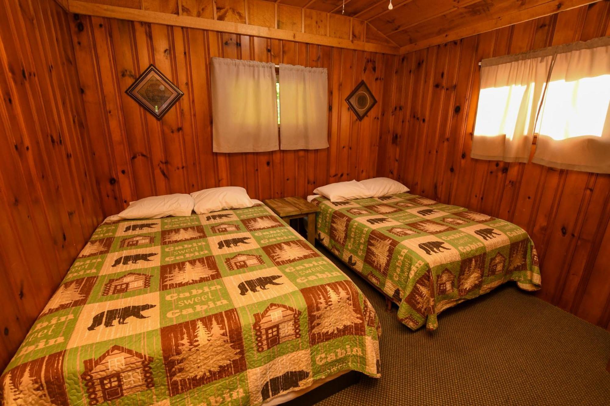 Lake George Diamond Cove Cottages, Cabins, & Hotel Exterior photo