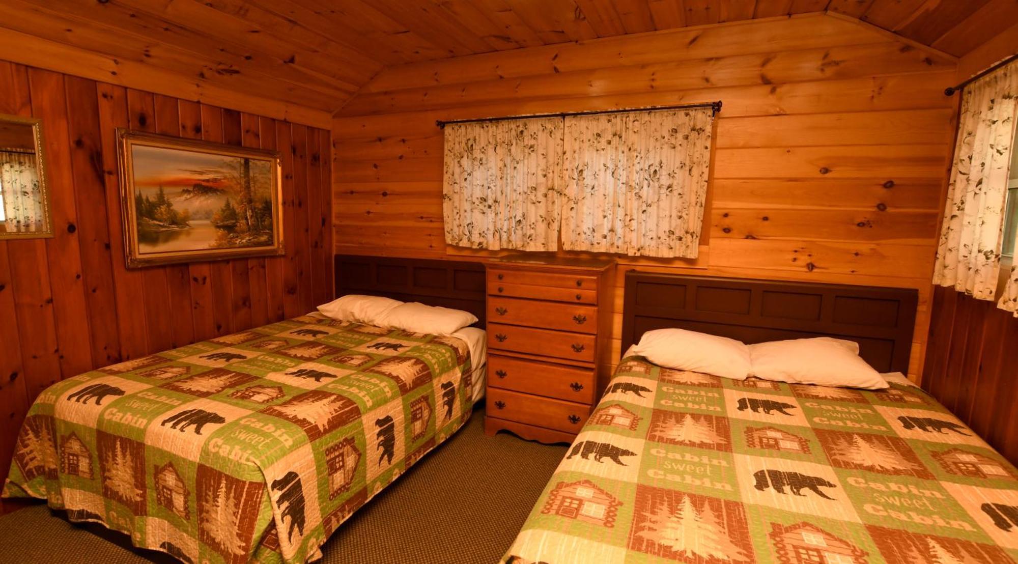 Lake George Diamond Cove Cottages, Cabins, & Hotel Exterior photo