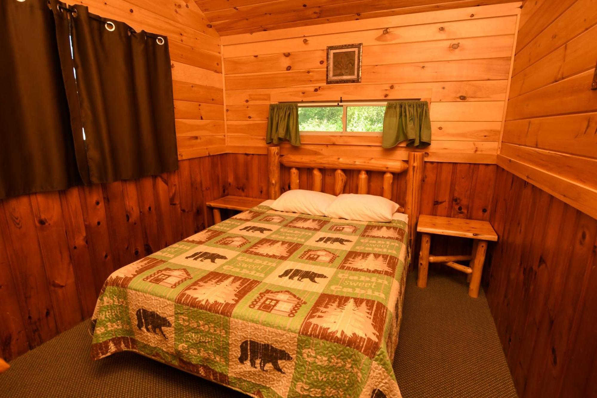 Lake George Diamond Cove Cottages, Cabins, & Hotel Exterior photo