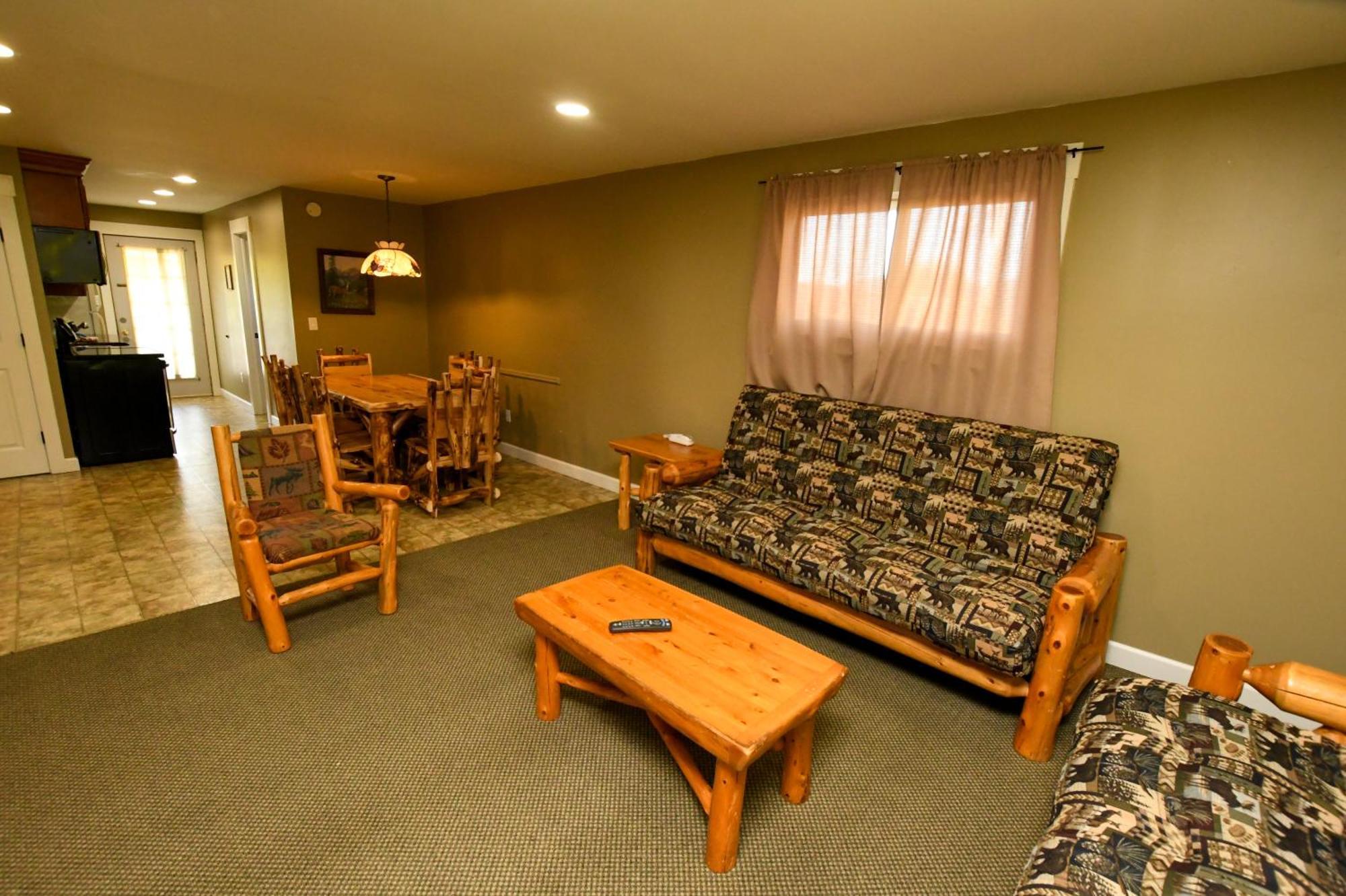 Lake George Diamond Cove Cottages, Cabins, & Hotel Exterior photo