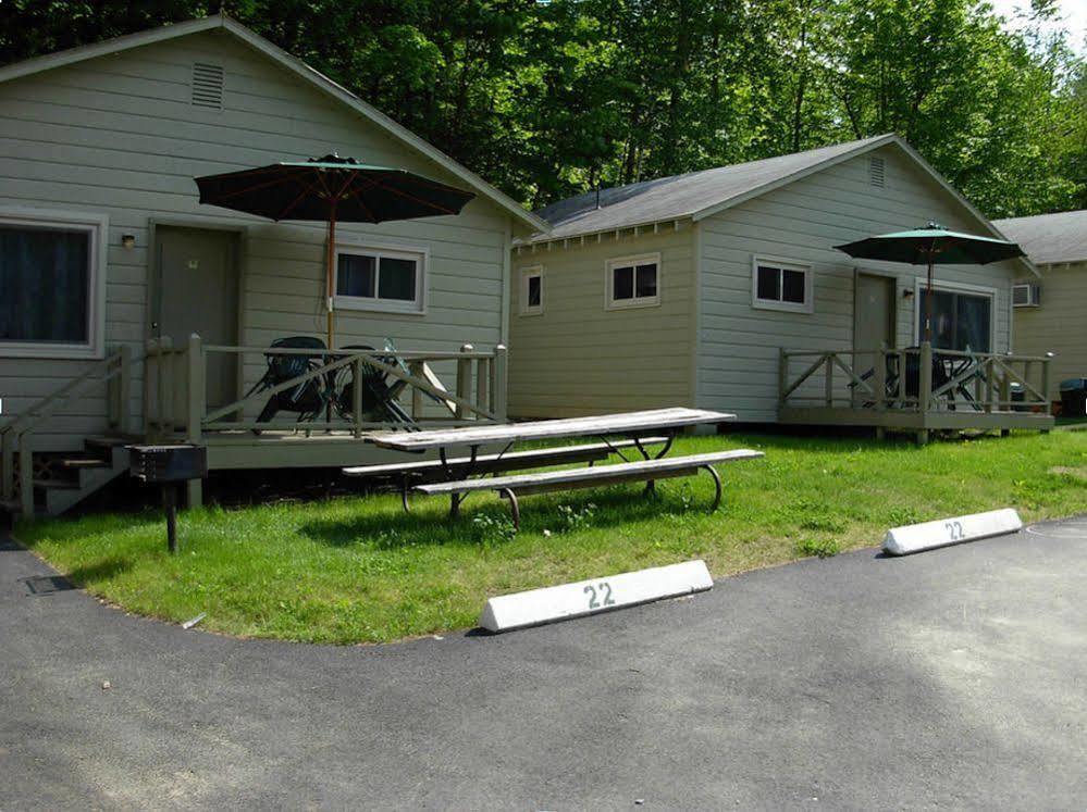 Lake George Diamond Cove Cottages, Cabins, & Hotel Exterior photo